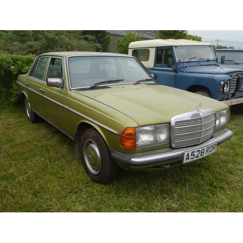 222 - Mercedes 240D. 1984.Runs. Manual. 150,444 miles. Some service history and MOT's.  Currently register... 