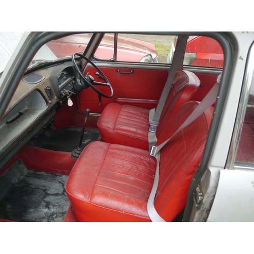 228 - Morris 1100 4 door. 28,000Miles. Runs. Tidy one owner. Garage stored. With key. Reg. HJN 757D. Unabl... 