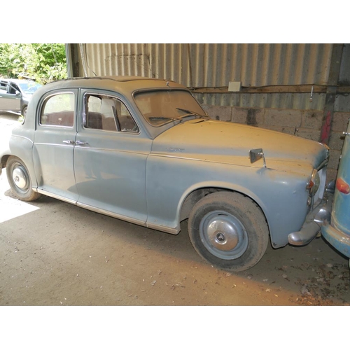 231 - Rover 95 saloon. 1964. 2625cc. 24794miles recorded. Reg. 9352 DP. V5