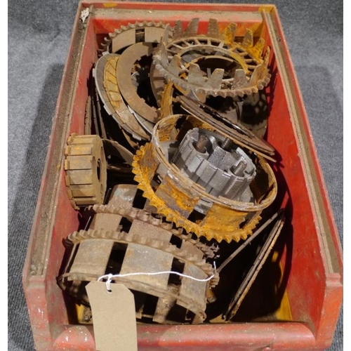 174 - Box of AMC clutch parts