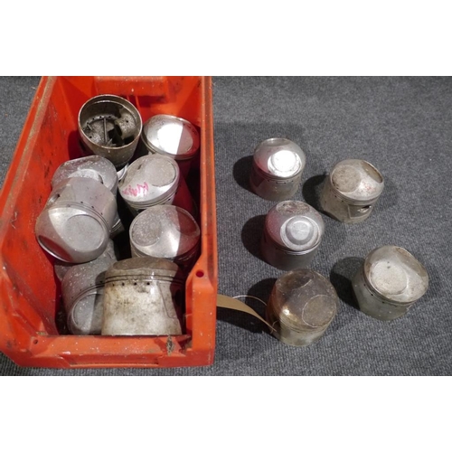 176 - Box of specialloid pistons believed to be JAP