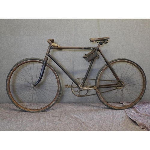 416 - Douanes gents French path racer bicycle with internal stirrup break. 28x1.5 Beaded edge tyres, woode... 