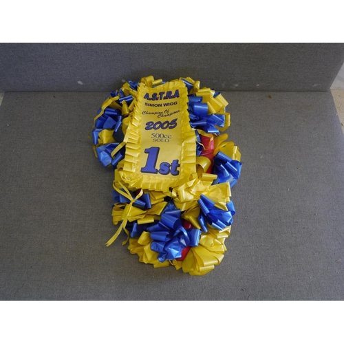 509 - Simon Wigg 1st place presentation wreath. 2005