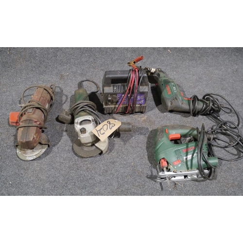 622 - Assorted power tools including Bosch jigsaw. Bosch grinder, Bosch drill etc