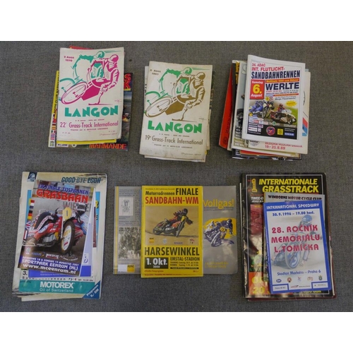 68 - Foreign speedway and grasstrack programmes and scoring books