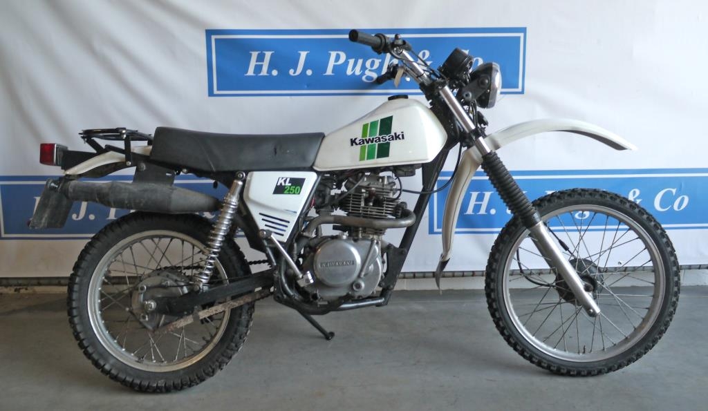 Kawasaki KL250 scrambler. 1981. MOT til 22/04/20. Reg. UPP701W. V5