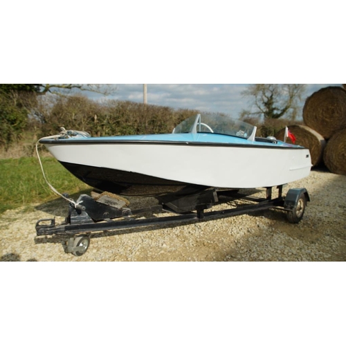 741 - Series 3 Albatross speedboat. in very good condition. With trailer. Looking for a new home