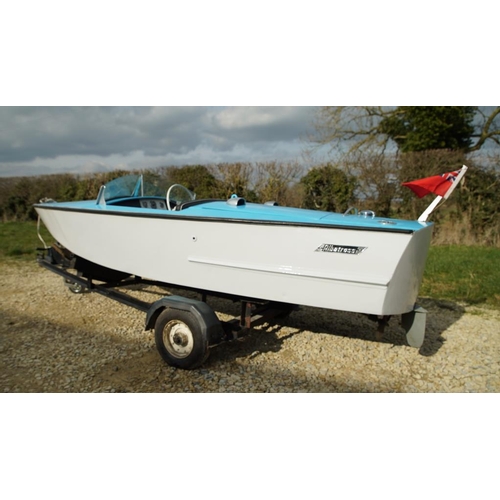 741 - Series 3 Albatross speedboat. in very good condition. With trailer. Looking for a new home