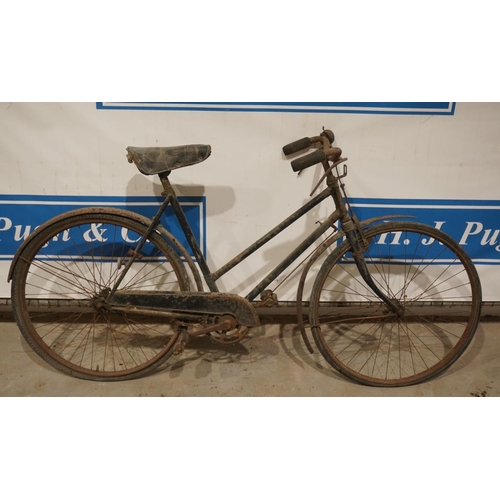 323 - Vintage bicycle