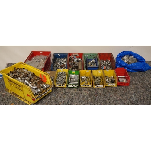 352 - Large quantity of assorted sockets +VAT