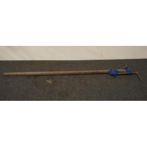 439 - Record 4ft T Bar sash clamp