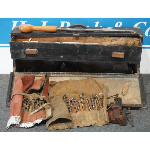 686 - Woodworking tool box and contents