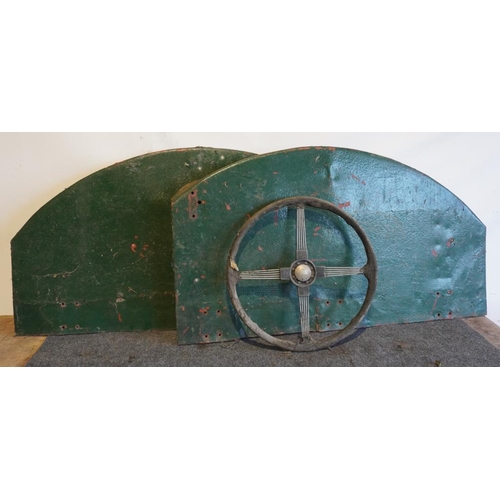 68 - Turner tractor mudguards and steering wheel