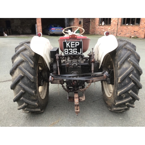 119A - David Brown Selectamatic 780 tractor. Livedrive. Runs 
Reg KEP836J