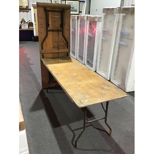 370 - 2 Wooden foldout tables