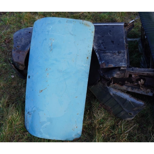 105 - Triumph wing and Ford 100E boot lid