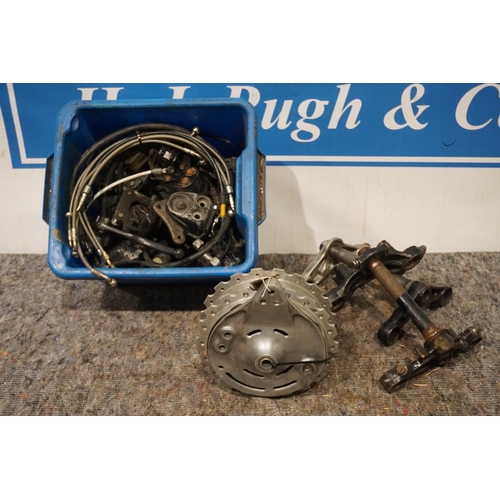 266 - Japanese fork yokes, rear race hub, calipers etc