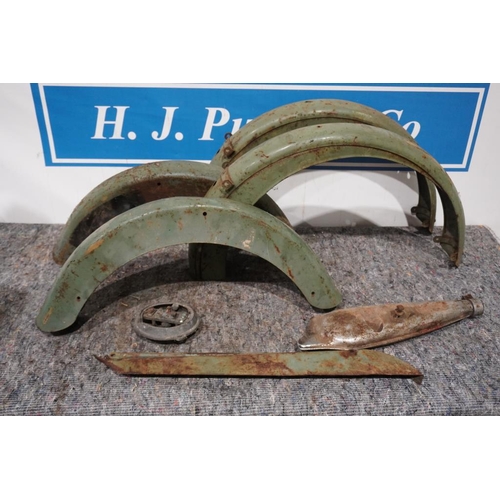 267 - BSA Bantam mudguards and other parts