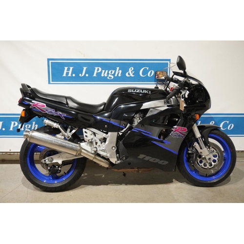 679 - Suzuki GSXR 1100 motorcycle. 1994. 1074cc. 15445 miles. Engine no. U708-103975. Reg. L575 LJM. V5