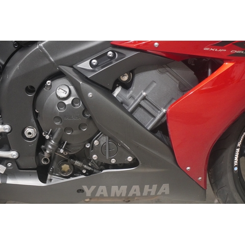 788 - Yamaha YZF-R1 motorcycle. 998cc, 2005. Engine no. N509E-004510. Runs, Only 10,000 miles. Category D.... 