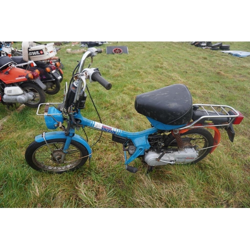 128D - Honda Express 11 moped