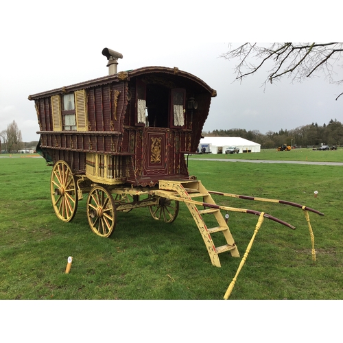 1542 - Bill Wright gypsy caravan, barn stored, fully fitted with oven cooking stove