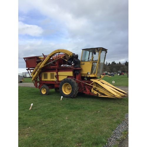 1549 - New Holland Clayson model 1770 self propelled forage harvester fitted with 2 row maize header and ca... 