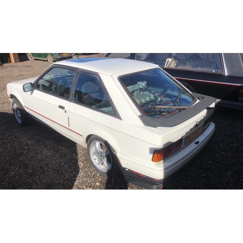 258B - Ford Escort XR3i 2 door. Engine removed but present. RS body kit and original wheels included. Origi... 