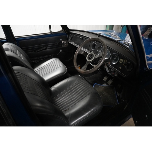 261B - Austin 1300GT 4 dor. 1972.
Very tidy. Runs. Dunlop alloy rims, black leather interior. 
Reg FMB911K.... 