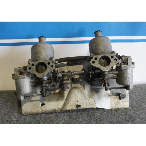 31 - Twin SU carburettors