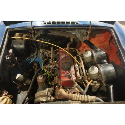 364 - MGB GT 3dr Coupe. 1970. 1798cc. Teal blue c/w wire wheels with 2 spare in boot, rear badges, seat mo... 