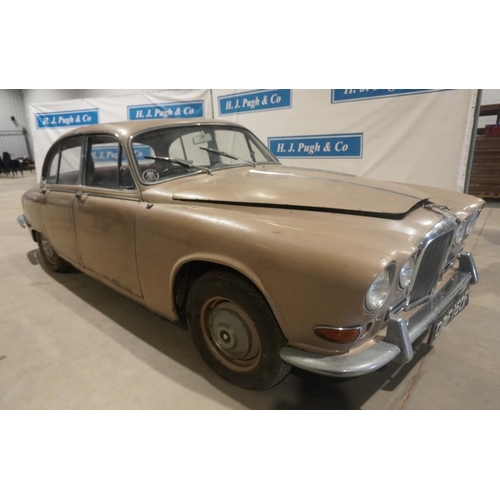 365 - Jaguar 420 5dr saloon car. 1968. 4238cc. 62,000Miles. Manual with overdrive, twin SU carburettor, di... 