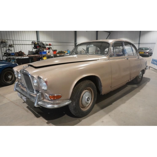 365 - Jaguar 420 5dr saloon car. 1968. 4238cc. 62,000Miles. Manual with overdrive, twin SU carburettor, di... 