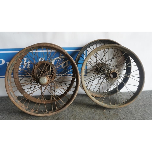 71 - 4 Assorted old wheel rims