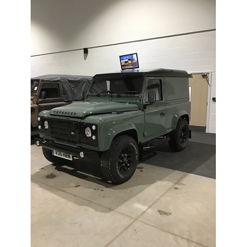 369 - Land Rover 90 Defender. 2000. Green. 88,000miles. Runs well. Current MOT. Very tidy. Reg. V35 HRM. V... 