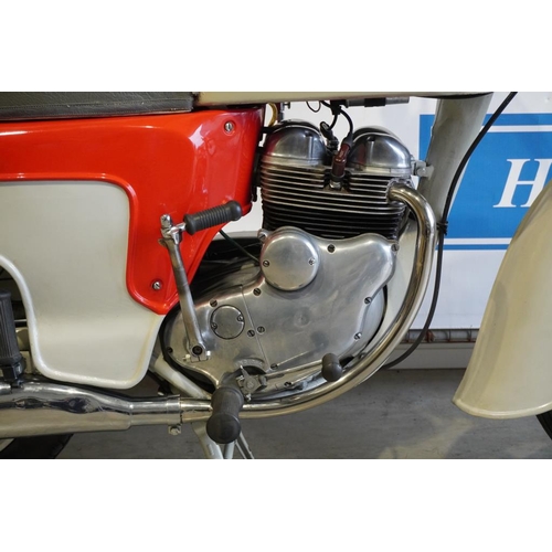 352 - Norton Jubilee 250cc Deluxe motorcycle. 1959. MOT til June 2020. Full V5 history and taxation. Reg. ... 