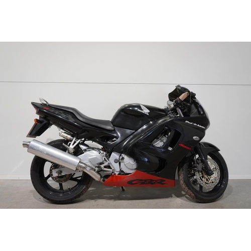 359 - Honda CBR 600R motorcycle. 1999. 600cc. Needs reconditioning but will run. Frame No- JH2PC31A9WM2031... 