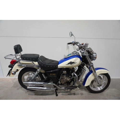 365 - Lifan King LF125 motorcycle. 2014. One owner from new. Only 8 miles on the clock. C/w owners manual ... 