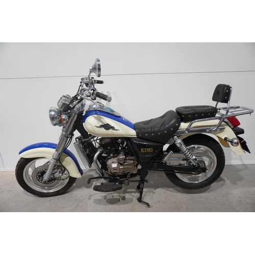 365 - Lifan King LF125 motorcycle. 2014. One owner from new. Only 8 miles on the clock. C/w owners manual ... 