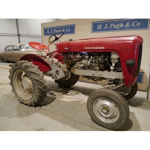 100 - Massey Ferguson 621 French Tractor 1959. Hanomag 2 cylinder diesel engine . No-621E59.  Runner. Fren... 