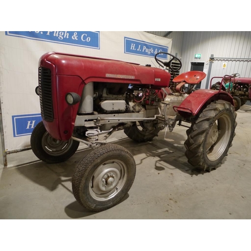 100 - Massey Ferguson 621 French Tractor 1959. Hanomag 2 cylinder diesel engine . No-621E59.  Runner. Fren... 