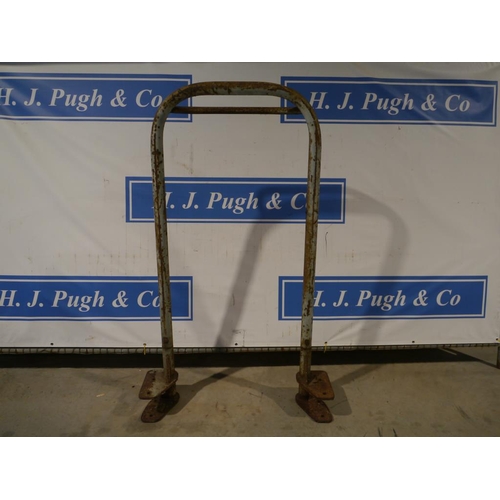 113 - Massey Ferguson roll bar