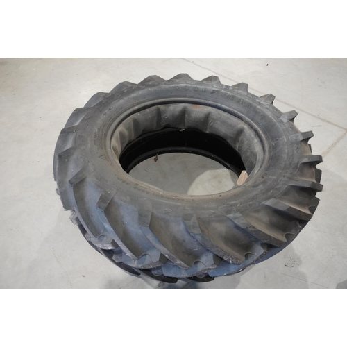87 - Pair of tractor rear wheels & tyres, 12.4.28