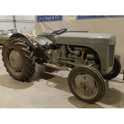98 - Ferguson TEF Tractor 1956, 4 cylinder diesel engine, totally rebuilt top to bottom 15 years ago and ... 