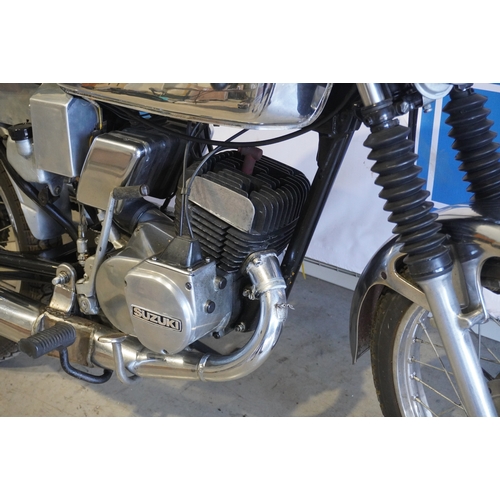 383 - Suzuki GP100 motorcycle. Reg PKP25W. V5#
MORE DETAILS TO FOLLOW