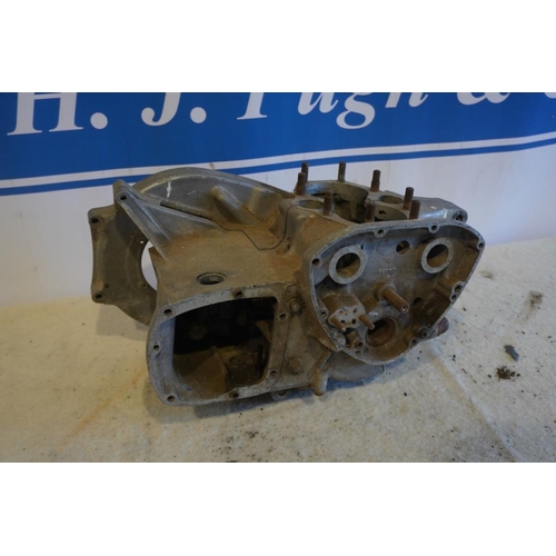 183 - Triumph TR6 crankcase