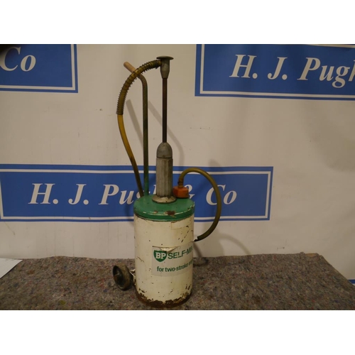 452 - BP oil dispenser