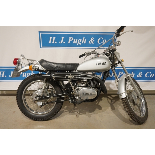 392 - Yamaha RT2 motorcycle. 351cc. 1972. US import. Registered in UK in 2011. Starts and runs. Matching e... 