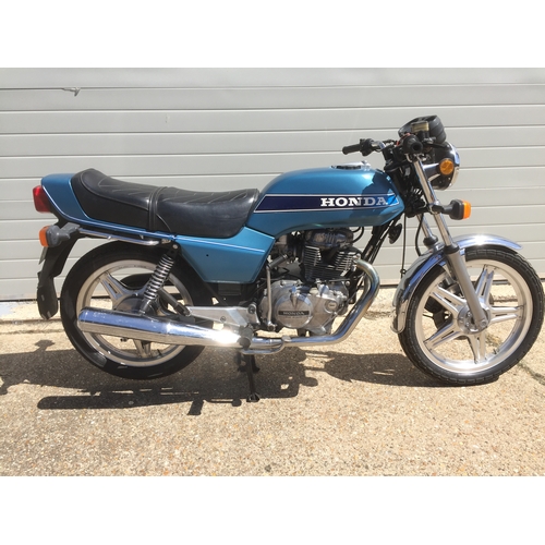 405 - Honda CB250 motorcycle. 1979. Good project exhaust. Original. Reg. XDY 46T. V5