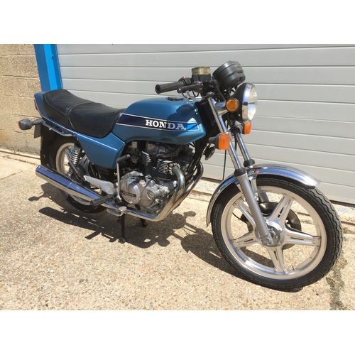 405 - Honda CB250 motorcycle. 1979. Good project exhaust. Original. Reg. XDY 46T. V5